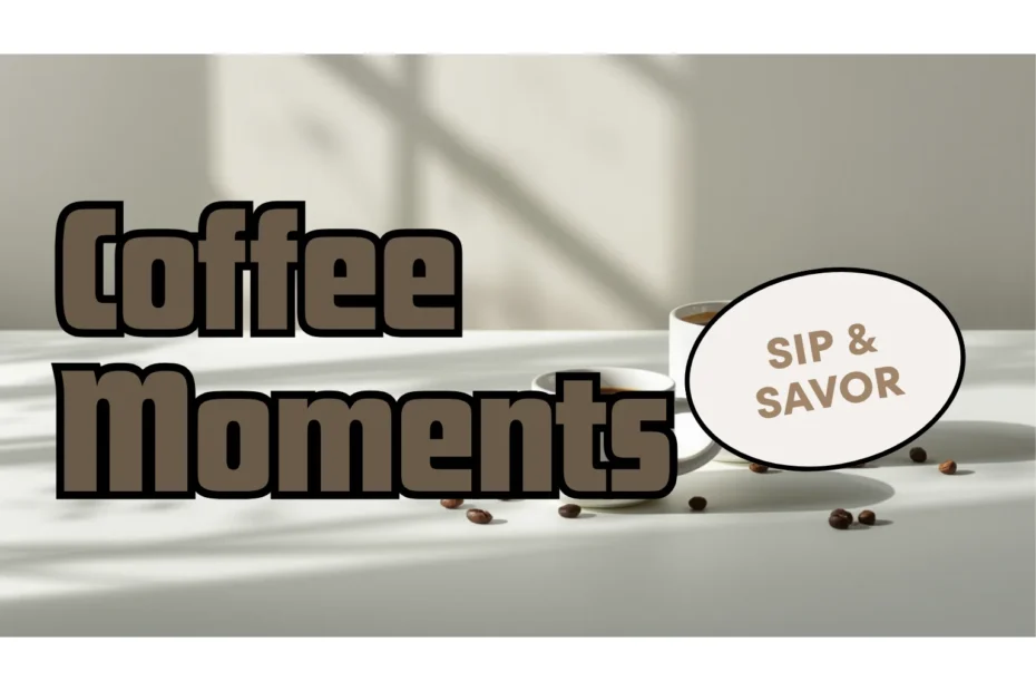 Três xícaras de café de tamanhos diferentes sobre mesa clara, com grãos de café ao lado, luz natural